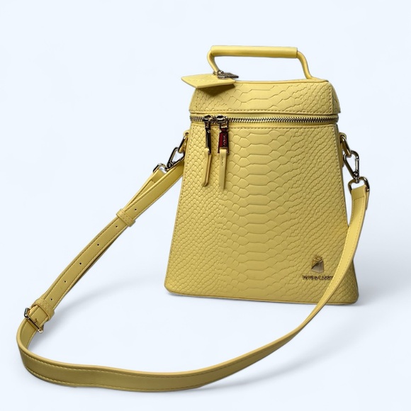 Tote & Carry Apollo 1 Canary Yellow
Cowbell Backpack and Croosbody New with tags - Picture 3 of 15